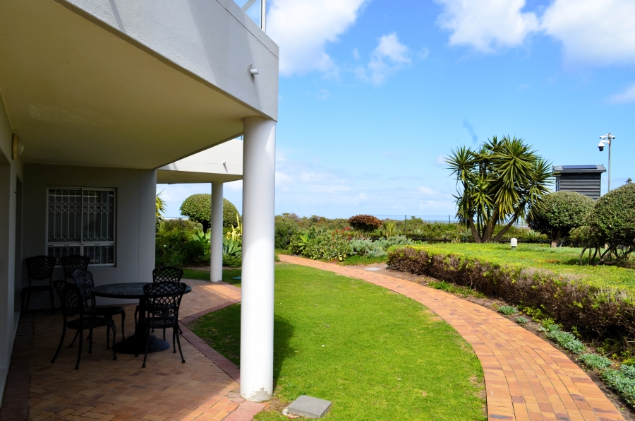 To Let 4 Bedroom Property for Rent in Greenways Golf Estate Western Cape